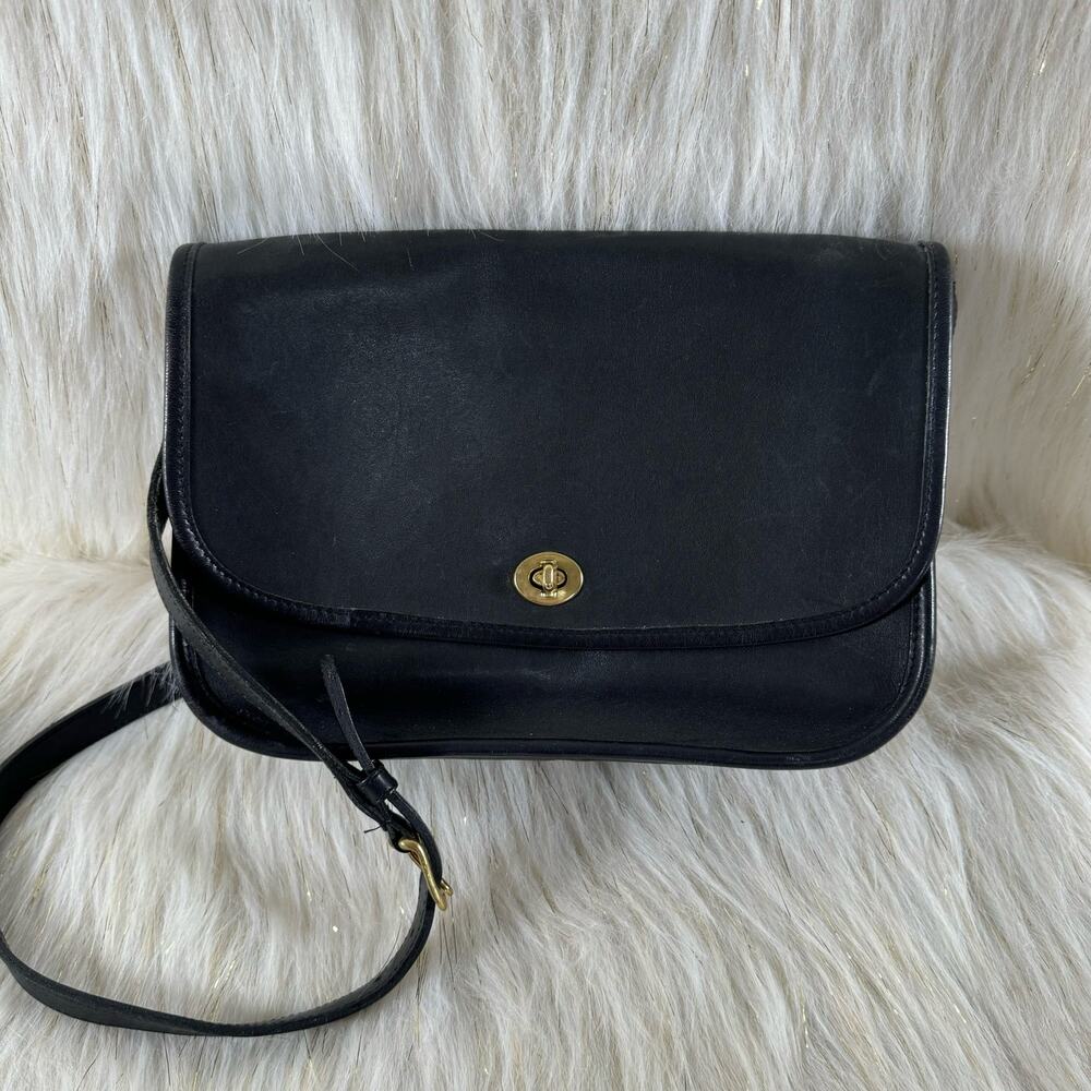 VTG Coach Womens Crossbody Bag Black Leather Square Clasp Flap Adjustable Strap